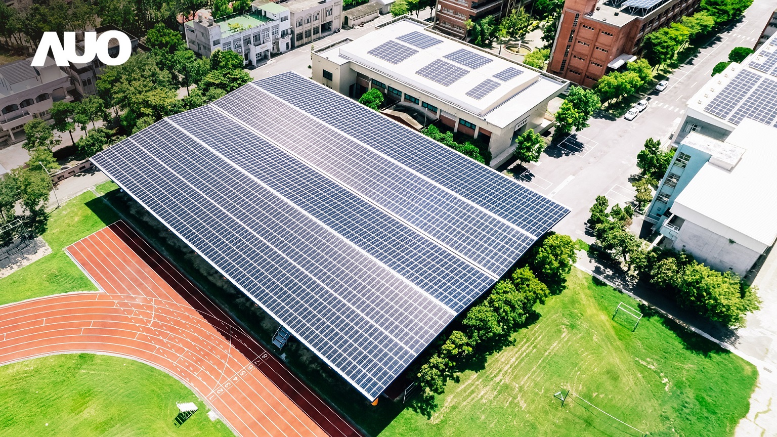 VR彩票SunSteel光電整合型浪板具備快速安裝、輕量化優勢，可提升15%發電效能，通過國際IEC與國內VPC認證安全、防漏、耐候標準